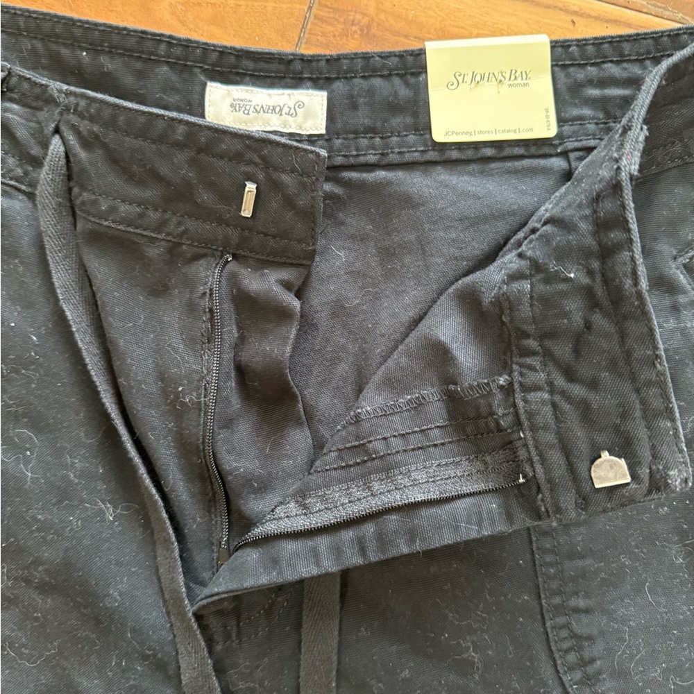 Women's St John’s Bay Black Casual Shorts - Picture 3 of 5